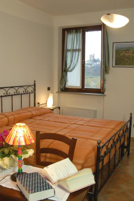 Agriturismo I Grappoli سيرالونغا دو ألبا المظهر الخارجي الصورة
