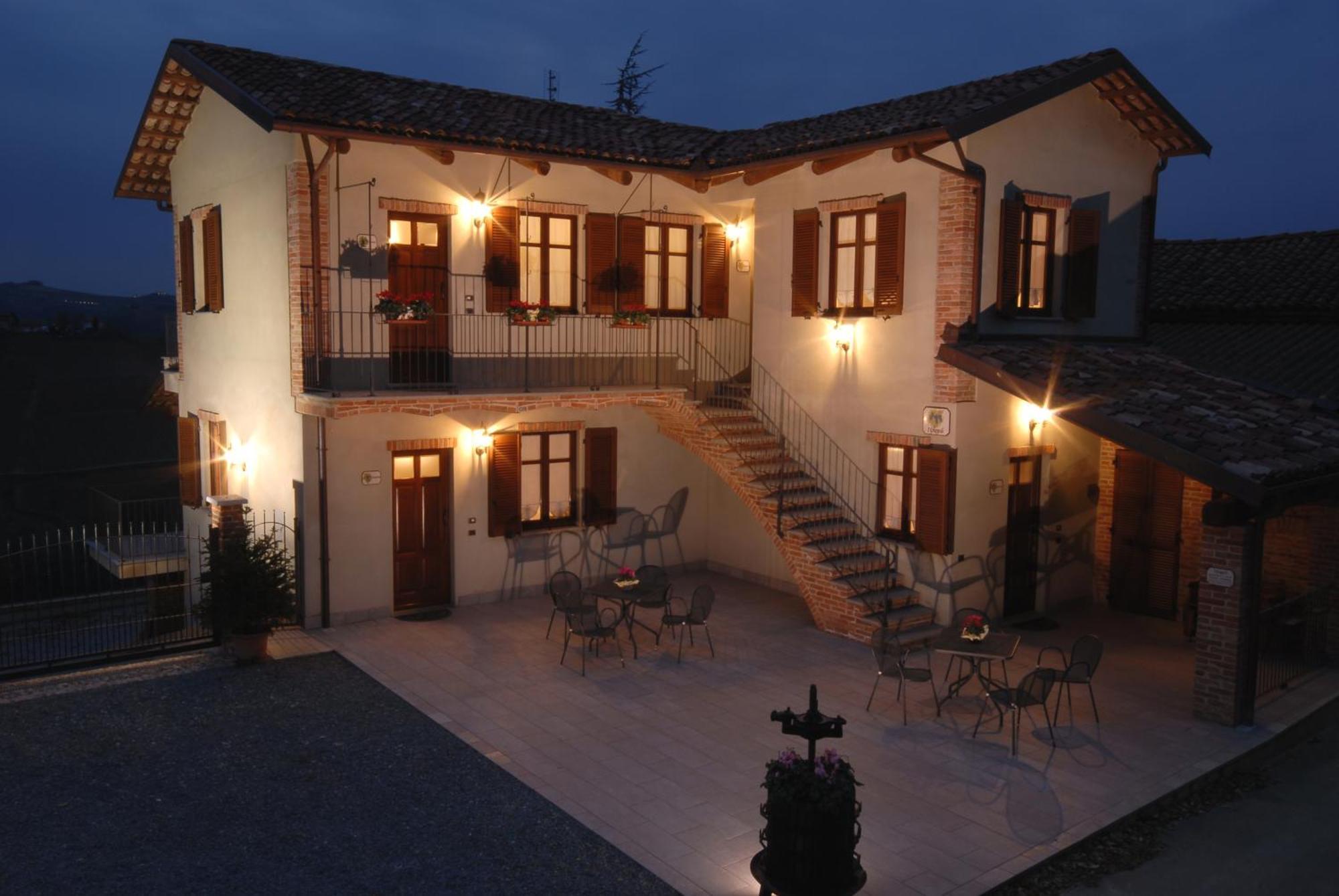 Agriturismo I Grappoli سيرالونغا دو ألبا المظهر الخارجي الصورة