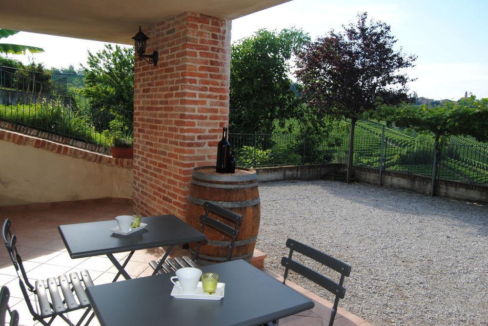 Agriturismo I Grappoli سيرالونغا دو ألبا المظهر الخارجي الصورة